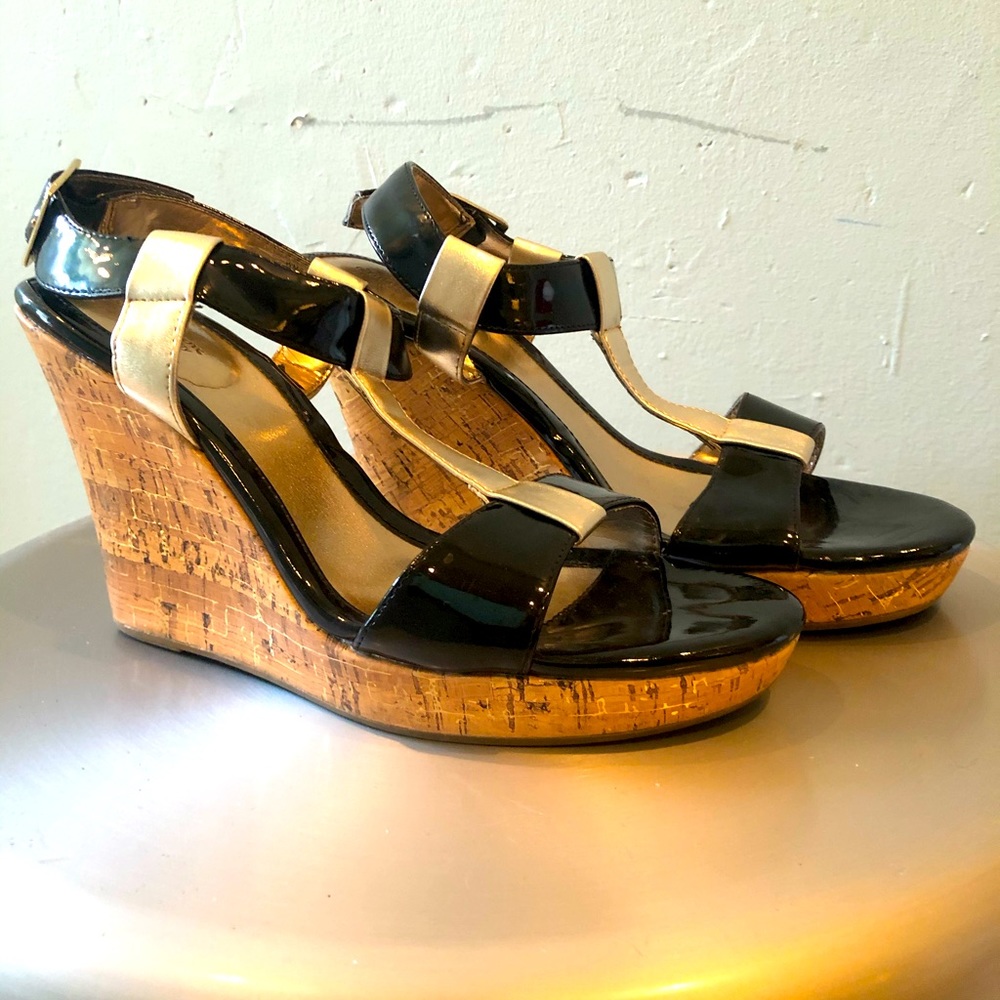 Croft and Barrow Gold & Black Wedge Sandals 9 1/2